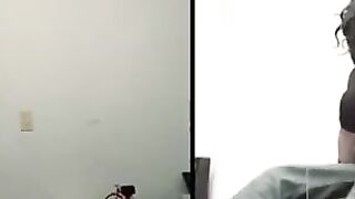Hot ass Thai slut poses on cam
