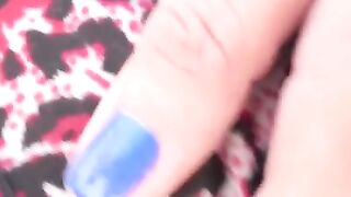 Thai slut gets fingered