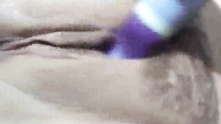 MILF's Melissa's giant solo orgasm