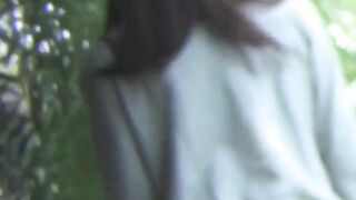 Cameraman captures shy girls who had to pee outside