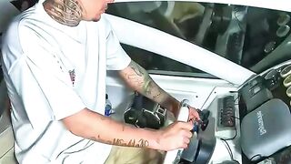 Realizei minha fantasia sexual num barco com um marinheiro em um ménage intenso.