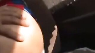 Girl puts on blowjob show