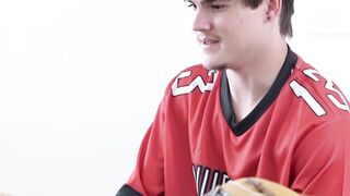 Hung athlete scores on coach Texas Pattis pussy to stay on the team