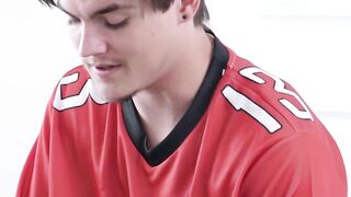 Hung athlete scores on coach Texas Pattis pussy to stay on the team