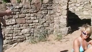 Teen anal fucked in 3some