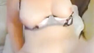 Curvy Milf's Booty Bounce - Exclusive Cam Show