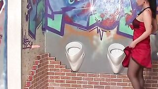 Hot Babe Gives A Sensual Blowjob And Swallows His Load In Slow Motion