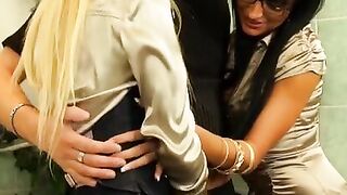 Hardcore Threesome - Piss Play with Anal Sex & Double Penetration