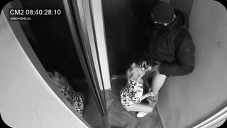 Concealed camera - fiance blown the postman while hubby inside