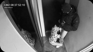 Concealed camera - fiance blown the postman while hubby inside