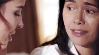 Hot Masseuse Gives Client Passionate Pussies Lick in Sensual Erotic Massage