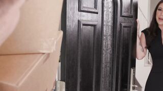 Delivery guy reverse gangbang fucked by five HOT MILF babes