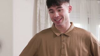 Delivery guy reverse gangbang fucked by five HOT MILF babes