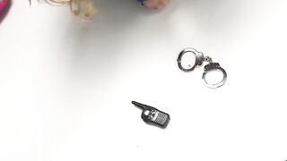 Tattooed Sage Fox takes cum after cavity search