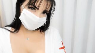 Enfermeira faz roleplay intenso e dá um boquete perfeito até você gozar na boca