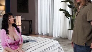 Angry lesbian stepmom got cheated on by her partner and gets even
