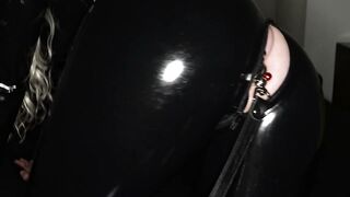RICKYSROOM Anna Claire and Nichole Saphir in latex!
