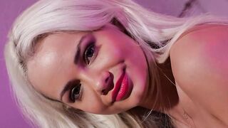 Big ass teen blonde Elsa Jean exposes her petite body for Playboy