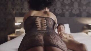 Sexo selvagem e íntimo com uma brasileira após a gravação de um vídeo pornô!