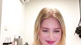 Solo Sweetie Swings Her Hair Hands Blonde Edition
