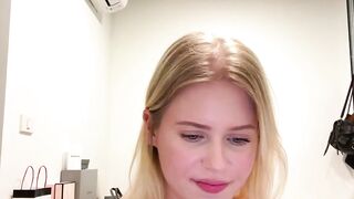 Solo Sweetie Swings Her Hair Hands Blonde Edition