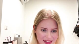Solo Sweetie Swings Her Hair Hands Blonde Edition