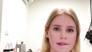 Solo Sweetie Swings Her Hair Hands Blonde Edition