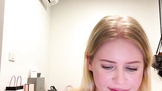 Solo Sweetie Swings Her Hair Hands Blonde Edition