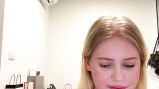 Solo Sweetie Swings Her Hair Hands Blonde Edition