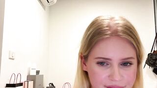 Solo Sweetie Swings Her Hair Hands Blonde Edition