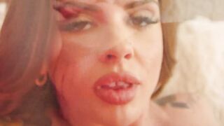 Curvy MILF with hairy pussy Keisha Grey exposes body for Playboy