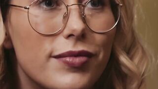 Lesbian Aidra Fox fingered hard the sweaty pussy of blonde Carter Cruise
