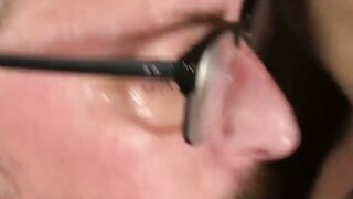 Amateur slobbers on two huge cocks after worshiping armpits