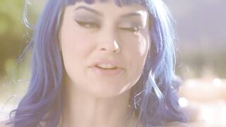 Sexy Gisele Blanco and Jewelz Blu share deepthroat duties on their fucker