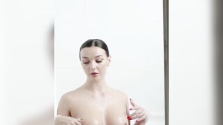 Curvaceous Bombshell - Muscle Guy Gets A Wet Blowjob From Plump MILF