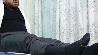 Foot Job Heaven - Hot Babe Gives Footjob to Lucky Guy