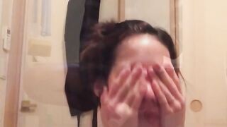 Hot Babe Records Herself Drinking Her Own Pee - Peek-A-Piss