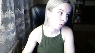 Huge Boobies Curvy 18 year old Yo myfreecam