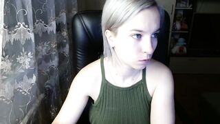 Huge Boobies Curvy 18 year old Yo myfreecam