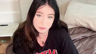 Teen Babe Rosie Riders Gives A Sensual Blow Job And Gets Spun In Pussy