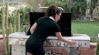 Handyperson Fixes Home Repairs While Giving Sexual Pleasure to Penny Kay