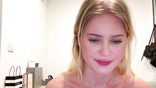 Sexy blonde bombshell stripping live on cam - Showing off her juicy ass