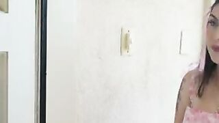 Hot MILF Teaches barely legal Guy How to Please A Woman
