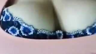 Mia's Stunning Curvy Body - Live Cam Girl Shows Off Her Best Assets