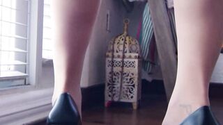 Big ass MILF pornstar Keisha Grey exposing her amazing body solo
