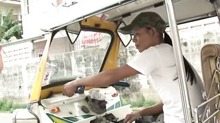 Amateur Thai cutie picked up in a TukTuk for dirty sex in a hotel