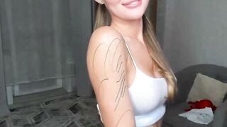 Sexy Tattooed Girl Dances in Lingerie on Webcam