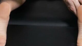 Tattooed stud receives handjob after a sensual massage