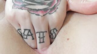 HOE FISTS HER CUNT, SMELLS HER JUICES, AND TASTES THEM
