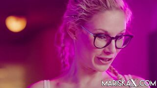 MARISKAX Hottie Blonde Tina Stuffed by 2 Huge Cocks